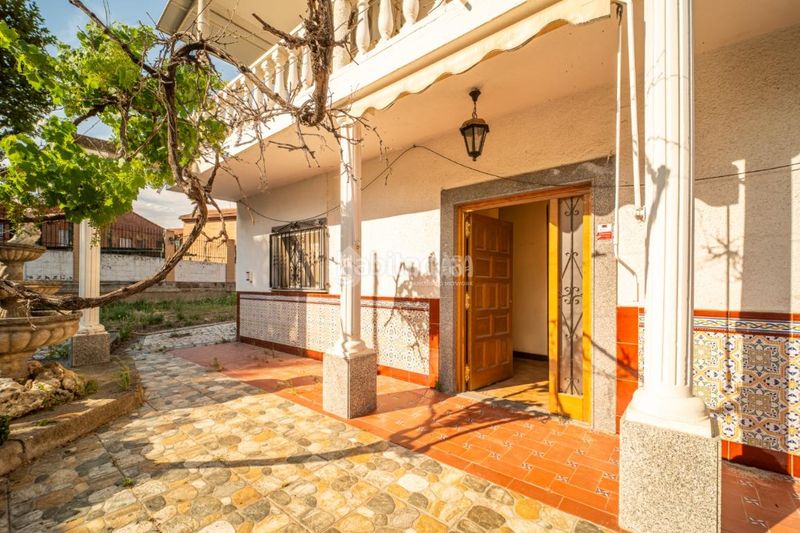 Foto 983c6ada-2b29-4625-8a53-e0ca8903042c. Casa amb calefacció a La Poveda Arganda del Rey
