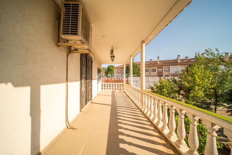 Foto c2e086e8-51dc-415e-b1c1-5413d80a76ec. Casa amb calefacció a La Poveda Arganda del Rey