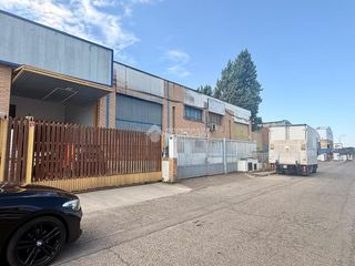 Local Comercial a Zona Industrial