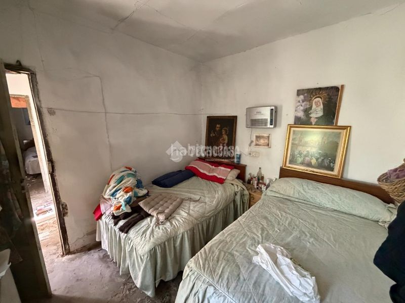 Foto 86043a15-a7be-4670-8a43-d7ce84638454. Casa aparellada amb calefacció a La Poveda Arganda del Rey