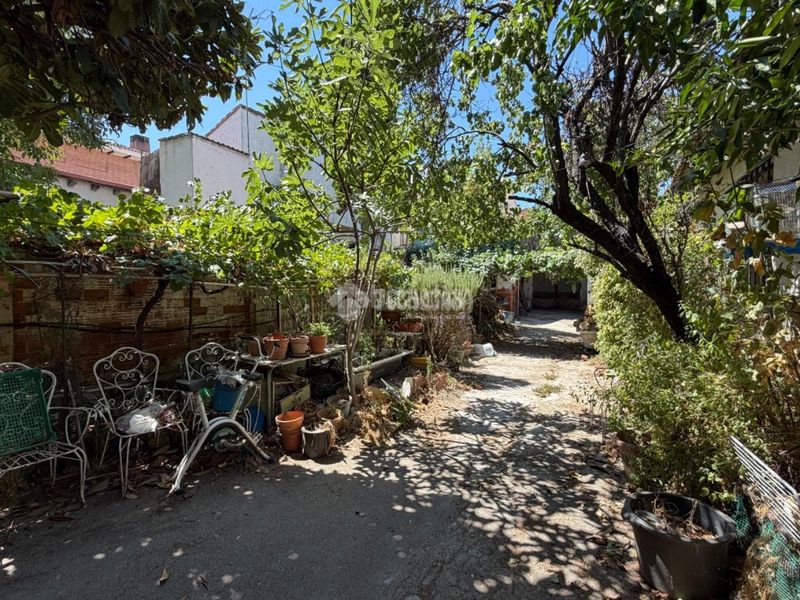 Foto c96b870d-21f0-4fa9-9797-71890c503c52. Casa aparellada amb calefacció a La Poveda Arganda del Rey