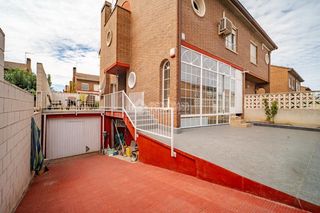 Towny house in La Poveda. Casa en venta en arganda del rey