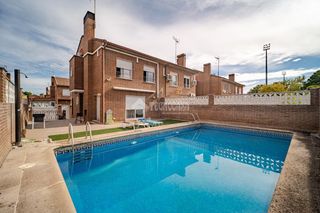 Casa bifamiliare in La Poveda. Casa en venta en arganda del rey
