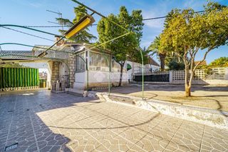 Casa aparellada a Los Villares. Casa en venta en arganda del rey