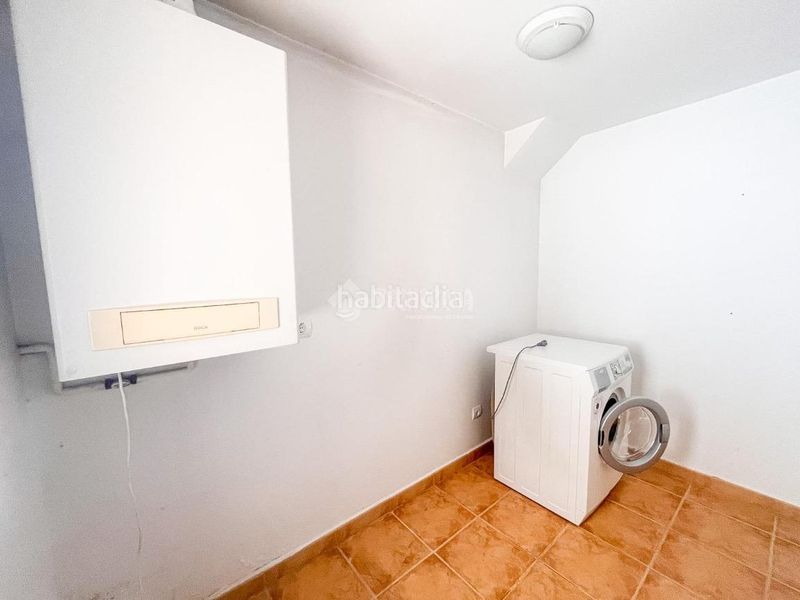 Foto 32a72076-a5b0-4a04-9ffe-915ab20d1a92. Casa aparellada amb calefacció aparcament piscina a Navalcarnero