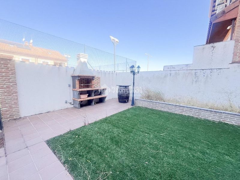 Foto ba087545-514a-4f39-8191-742f221b3608. Casa aparellada amb calefacció aparcament piscina a Navalcarnero