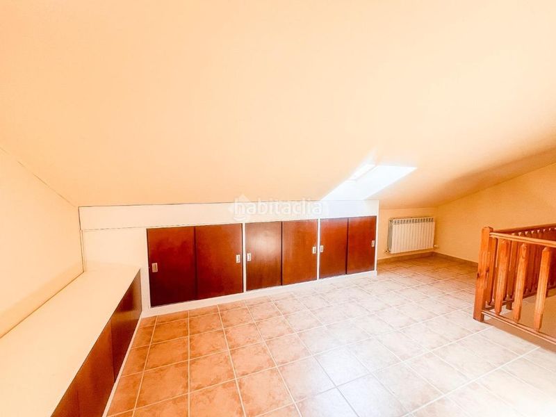 Foto c528bb23-98e4-4c46-92e3-9cc0b463d5dd. Casa aparellada amb calefacció aparcament piscina a Navalcarnero