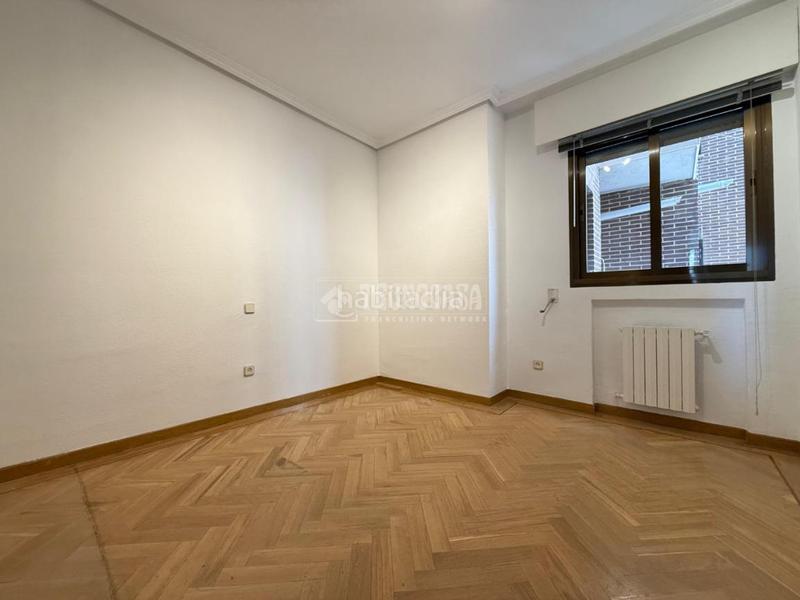 Foto 412177d0-ce60-4d6f-8c37-40e8dda2b7e9. Piso  en venta en Canillas Madrid