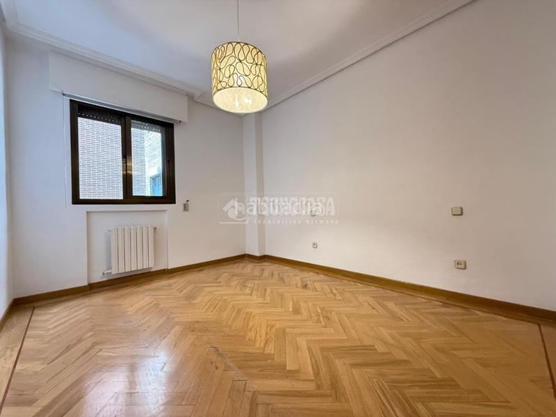 Foto 787a7aac-4f6e-4a36-8d05-c1bd5062b725. Piso  en venta en Canillas Madrid