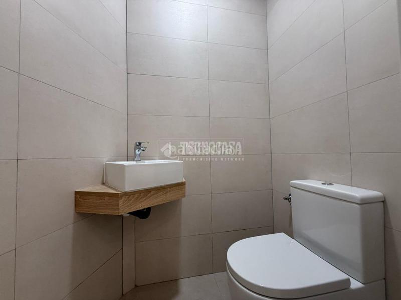 Foto 4bc48a4a-b0d0-41c8-a646-aaf74fe1ba59. Piso  en venta en Pinar del Rey Madrid