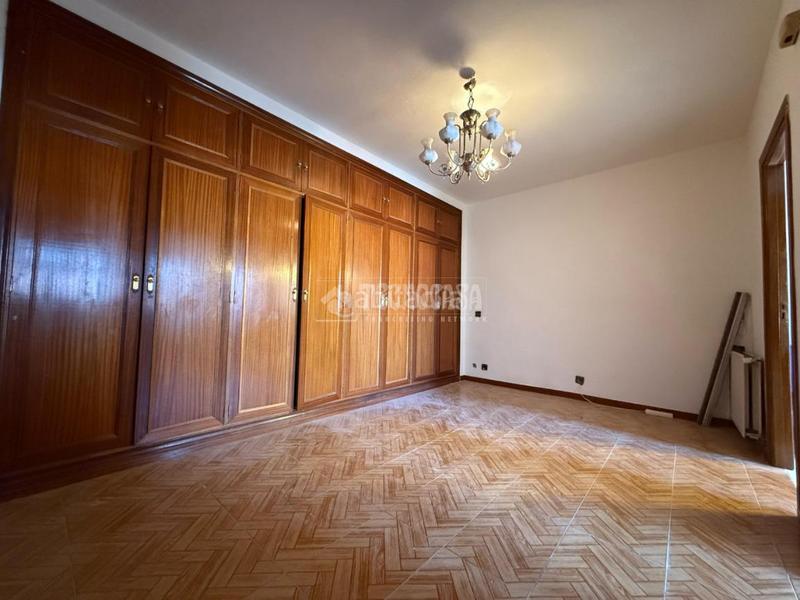 Foto 2129b452-2120-49e6-8e2e-311d79ea13db. Casa aparellada amb calefacció a Valdebebas - Valdefuentes Madrid