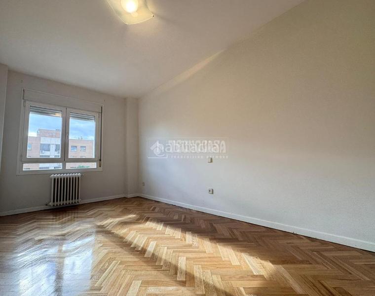 Foto c762ed63-8188-4dc1-8326-9018238ecb53. Location appartement avec chauffage dans Pinar del Rey Madrid