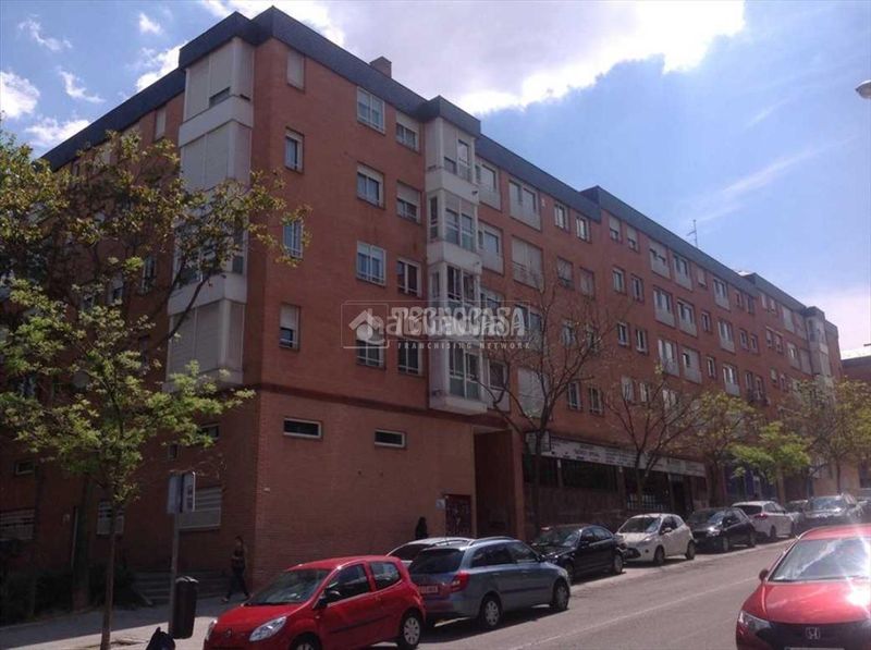 Foto 1b642ef7-7815-4d9d-9e9a-b9653417d622. Pis amb calefacció piscina a Pinar del Rey Madrid