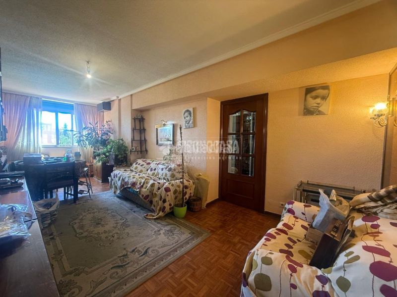 Foto 67288746-b3c6-4289-8917-5eb0327355f0. Pis amb piscina a Pinar del Rey Madrid
