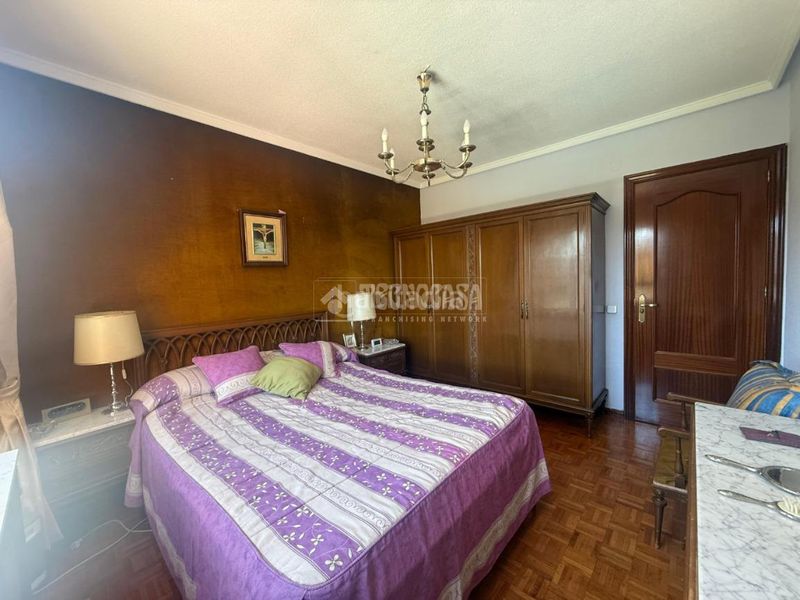 Foto 6df6ddf7-40d6-4cb4-8e49-7822ebdb477a. Pis amb piscina a Pinar del Rey Madrid
