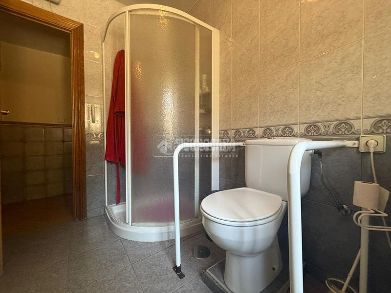 Foto 49bb54e7-a449-4bb1-be83-3f6520f81699. Casa amb calefacció aparcament a Pinar del Rey Madrid
