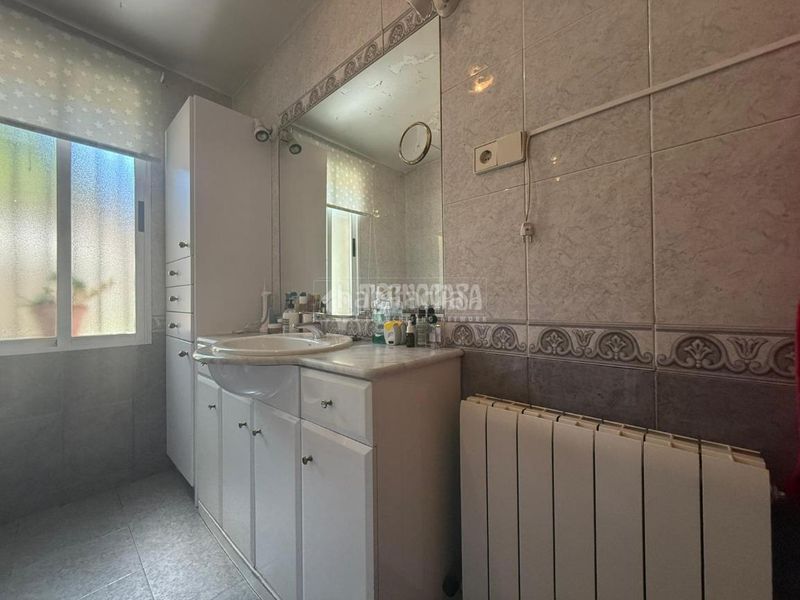Foto aee3e57c-e55f-4a06-be88-e174b74ce987. Casa amb calefacció aparcament a Pinar del Rey Madrid