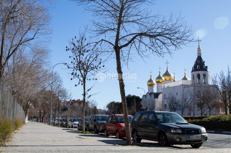 Foto 46ee9b9b-6818-4b3c-a39e-06c9bac654b9. Pis amb calefacció piscina a Pinar del Rey Madrid