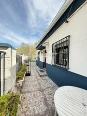 Casa aparellada a Ambroz. Casa en venta en madrid