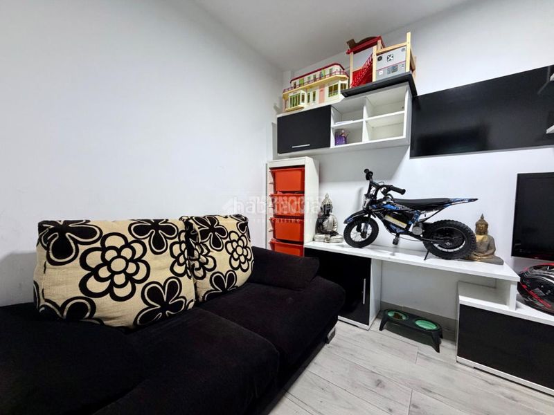 Foto 00420253-9ecc-41cd-a1f7-d2751767e551. Casa aparellada amb calefacció a Ambroz Madrid