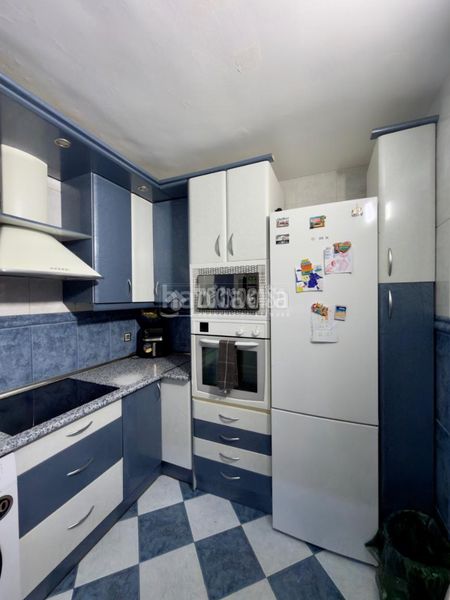 Foto 11da9cb2-a552-4448-b5dd-bc51b9131241. Casa aparellada amb calefacció a Ambroz Madrid