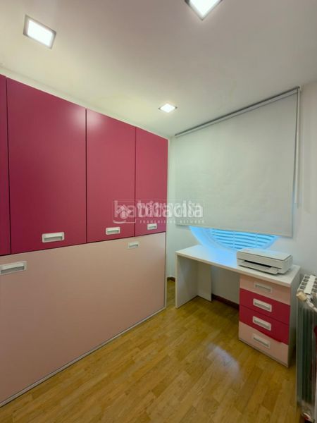 Foto 1c10055b-ed72-4e1c-bce7-78881684fbcf. Casa aparellada amb calefacció a Ambroz Madrid