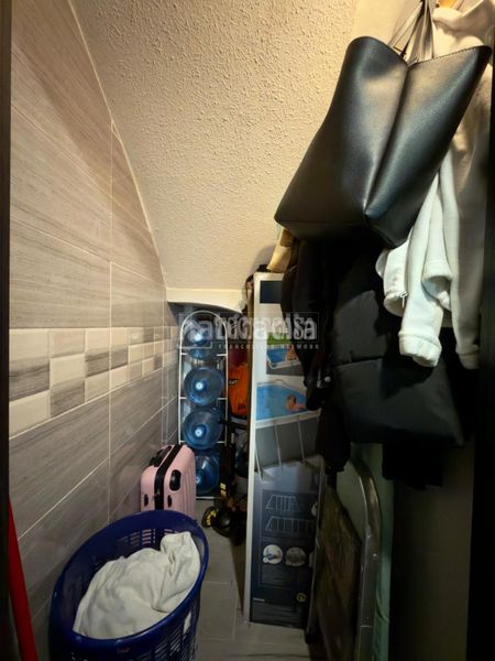 Foto 8b248e73-d6e1-430d-9013-80825adc338d. Casa aparellada amb calefacció a Ambroz Madrid