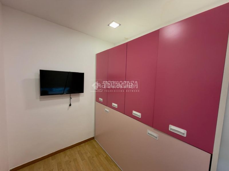 Foto 900674d4-df2e-4249-ab93-ae3b21e28bc2. Casa aparellada amb calefacció a Ambroz Madrid