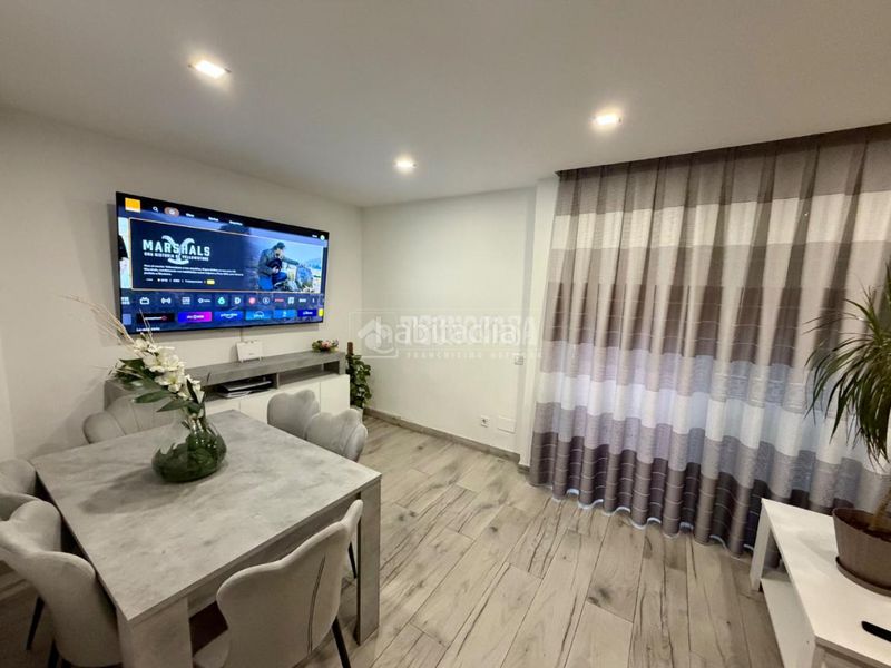 Foto 9ff3b574-5c6e-4e4e-80f2-9d26937e4b5c. Casa aparellada amb calefacció a Ambroz Madrid