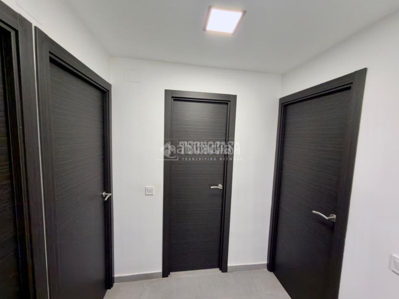 Foto b5c81f89-1758-449a-98e4-3f990b839ab5. Casa aparellada amb calefacció a Ambroz Madrid