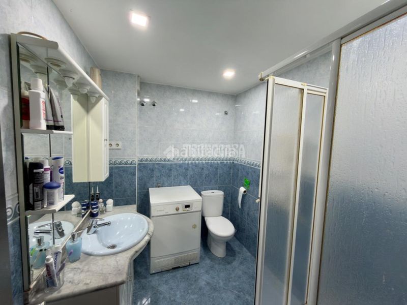 Foto c6d772af-2f53-4802-894d-9b72dedfef3b. Casa aparellada amb calefacció a Ambroz Madrid