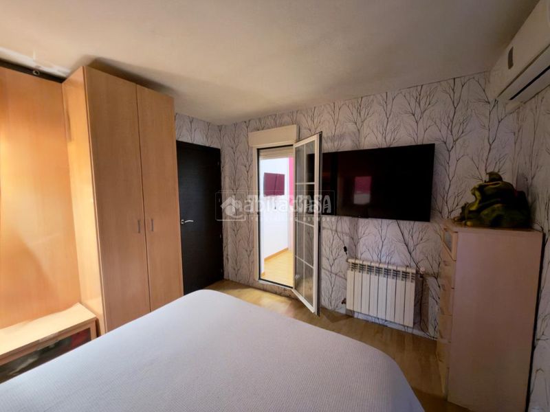 Foto d11d1bdb-7fed-45b4-80f4-f6c41475c1fd. Casa aparellada amb calefacció a Ambroz Madrid