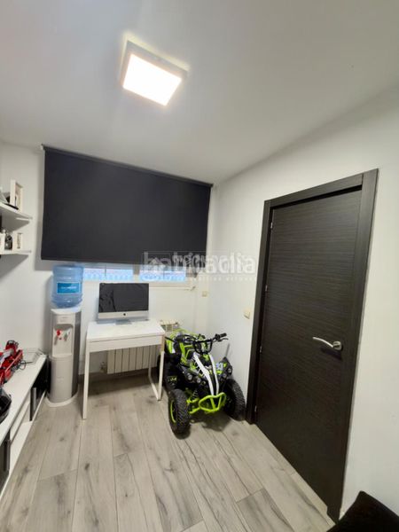 Foto ef2556dd-5376-4924-a26e-67645b8d4ddf. Casa aparellada amb calefacció a Ambroz Madrid