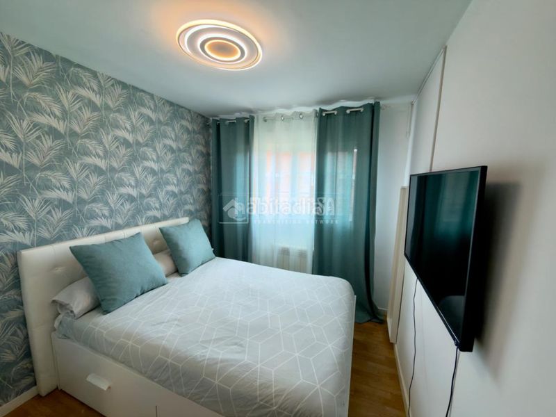 Foto f489e9a7-0941-4fff-a980-1ef3c5b5d870. Casa aparellada amb calefacció a Ambroz Madrid