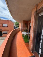 Appartement à Ambroz. Piso en venta en madrid