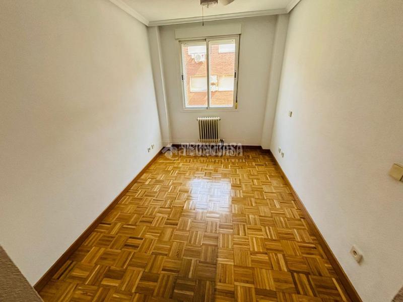 Foto a396d4b6-01d3-44c1-b49d-f256062b1b85. Location appartement avec chauffage parking dans Restón I-Restón II Valdemoro