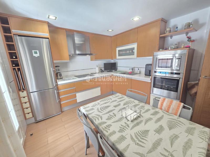 Foto 17804499-f0b5-4f0f-952f-c6fca10af1a7. Casa pareada casa en venta en Hispanoamérica-Comunidades Valdemoro