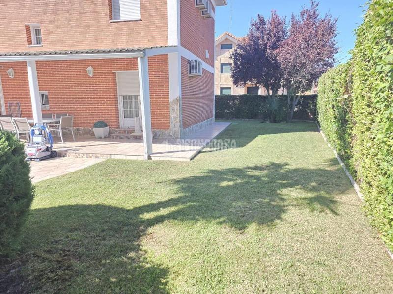 Foto 1835aaff-9035-40dd-9ec1-66f806f64e14. Casa pareada casa en venta en Hispanoamérica-Comunidades Valdemoro