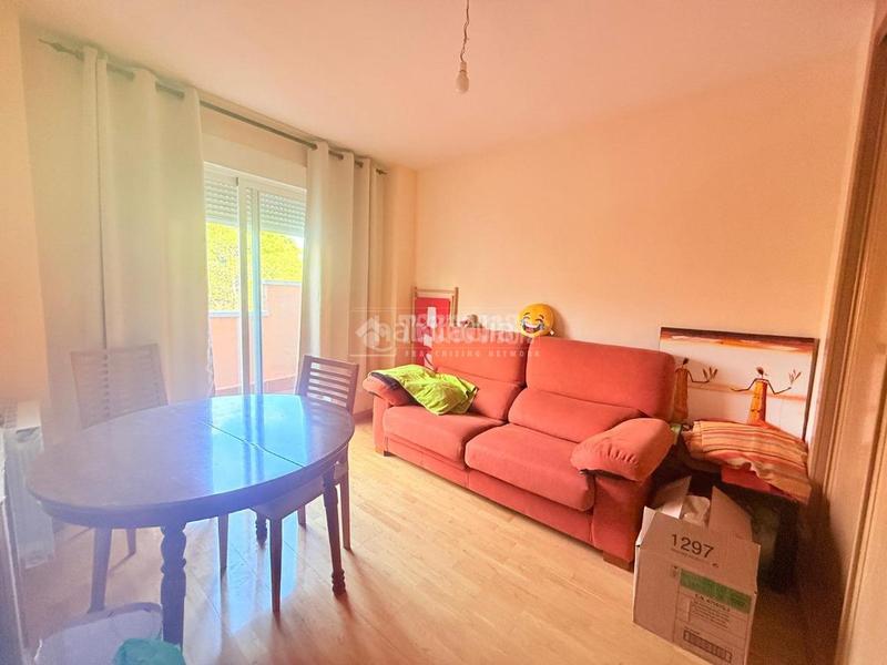 Foto 0239694c-902c-4eb3-8701-2223dcc08a9c. Casa aparellada a Restón I-Restón II Valdemoro