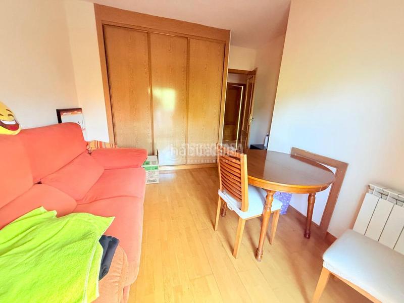 Foto 66ef9c4b-e96c-4cc9-abc9-36d9ffce9db3. Casa aparellada a Restón I-Restón II Valdemoro