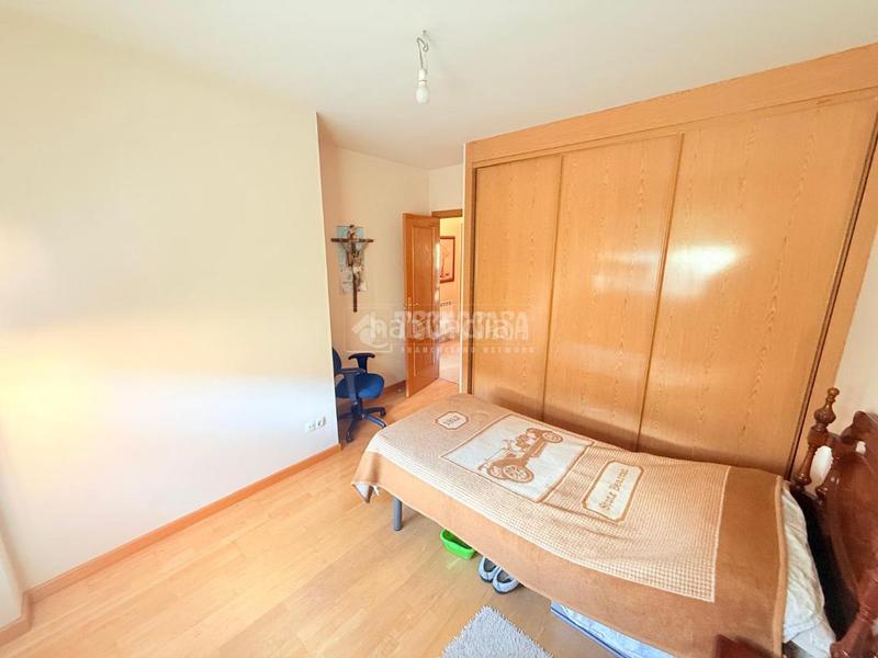 Foto 738daa41-fc4f-4ebf-a70c-dbcdd94bbd66. Casa aparellada a Restón I-Restón II Valdemoro