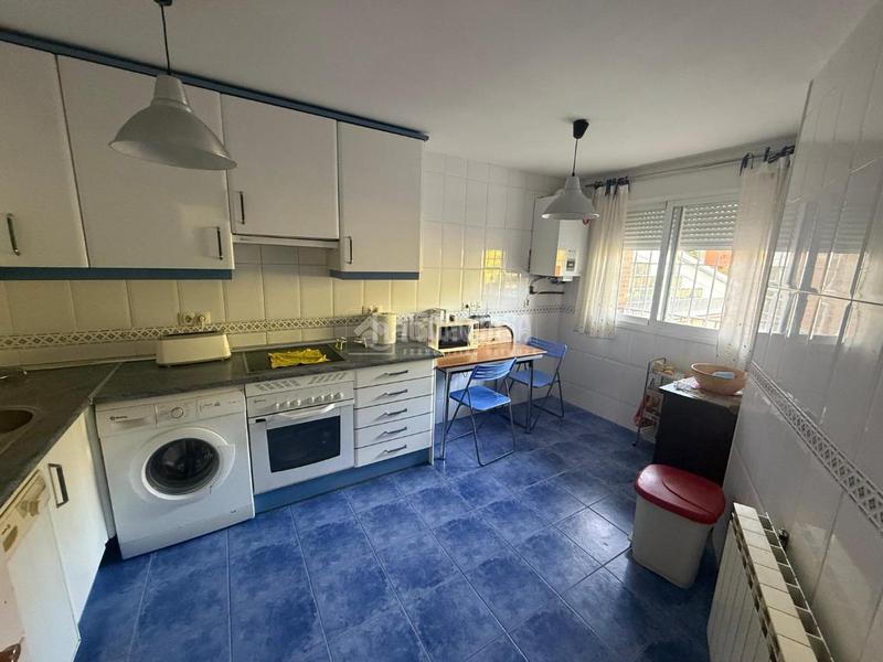 Foto a4e255e4-46a8-48cf-9819-07c5e03678b0. Casa aparellada a Restón I-Restón II Valdemoro