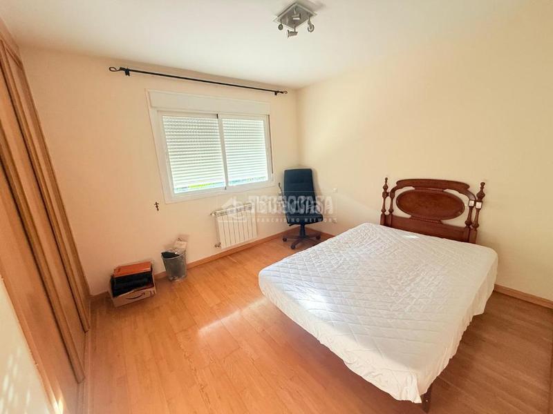 Foto ad58fa56-9a56-45da-a2d0-13a6c5f5c654. Casa aparellada a Restón I-Restón II Valdemoro