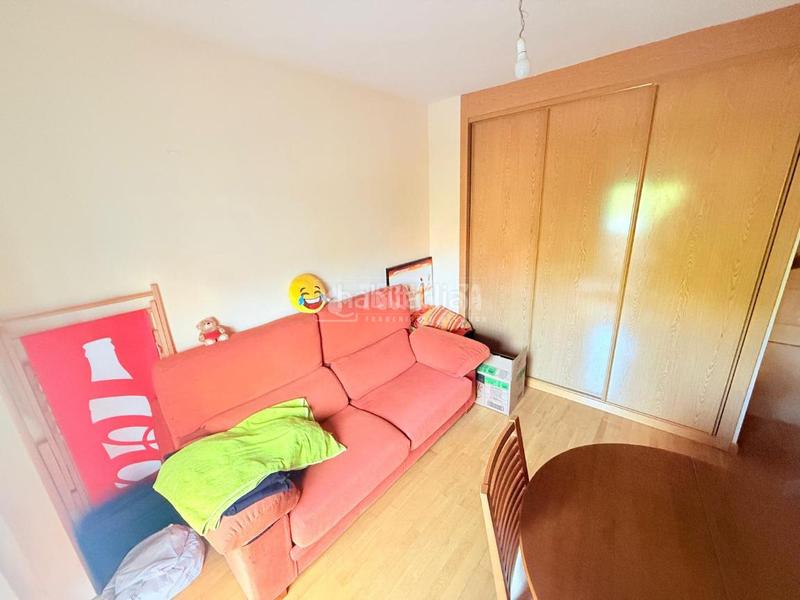 Foto d1d0d514-cb3b-4267-83df-6500a7766626. Casa aparellada a Restón I-Restón II Valdemoro