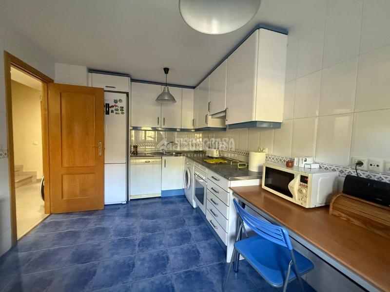 Foto d92ab2bf-03cf-4ed7-8e89-59cb91086adf. Casa aparellada a Restón I-Restón II Valdemoro