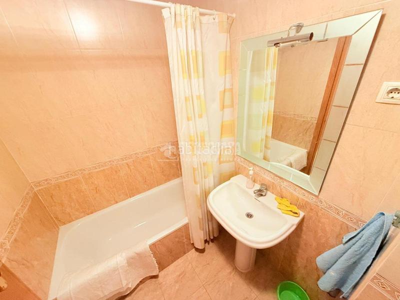 Foto ef7a2bc6-dbc2-457e-bb34-9a742d167f00. Casa aparellada a Restón I-Restón II Valdemoro