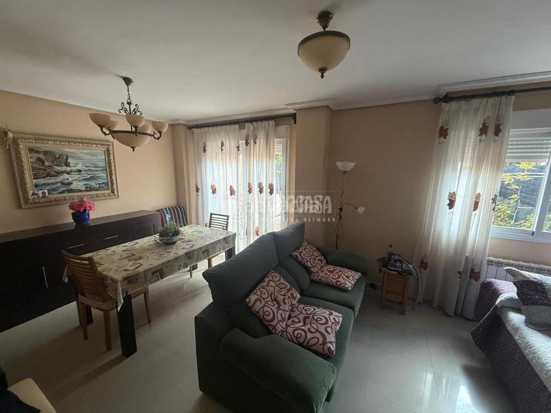 Foto fd198c4b-fb67-4f50-9275-dc2eb9d93681. Casa aparellada a Restón I-Restón II Valdemoro