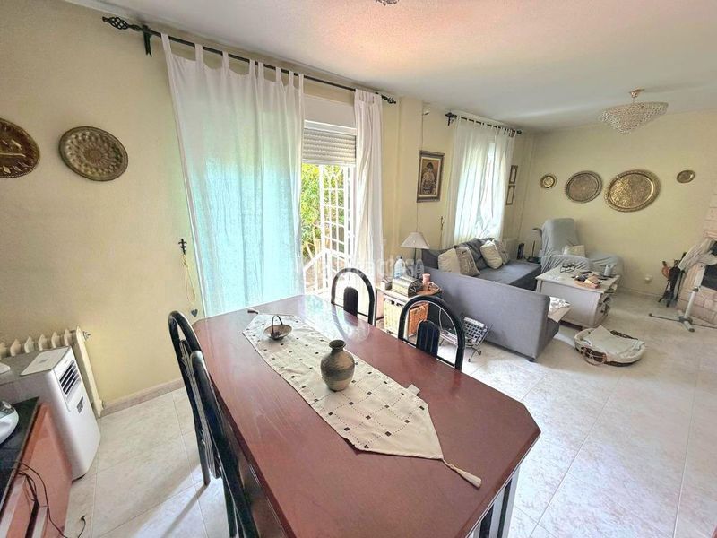 Foto ac544f6d-0307-43b7-857e-c8cd5fbb3aef. Casa aparellada amb aparcament piscina a Restón I-Restón II Valdemoro