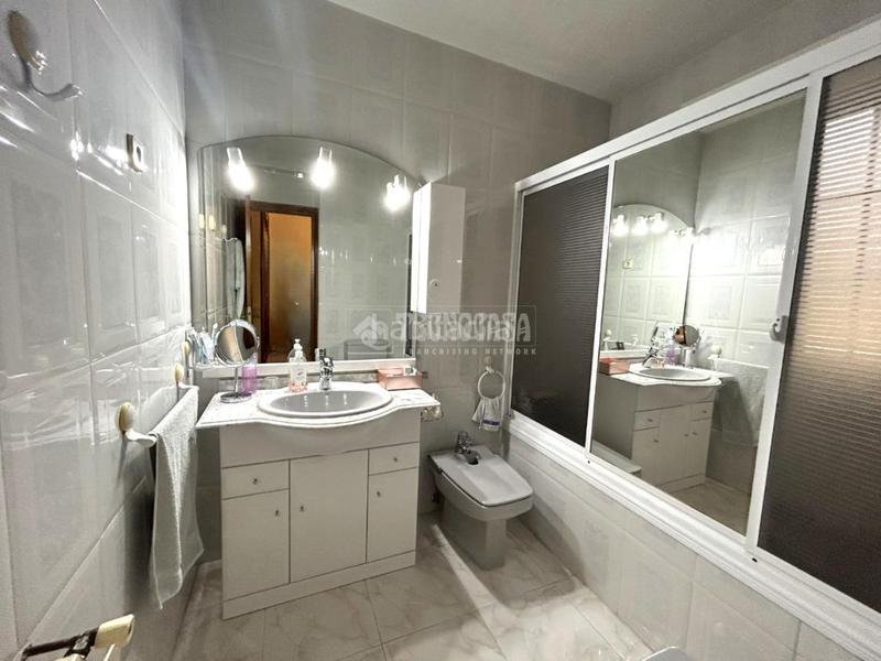 Foto 24d53afa-3054-4cda-87b7-8ab860d1ae6d. Casa con parcheggio in Peñas Albas - Zulema Villalbilla
