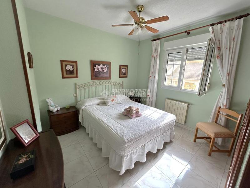 Foto d8ab4c3e-b9be-4248-9ee1-75780fea1c66. Casa con parcheggio in Peñas Albas - Zulema Villalbilla